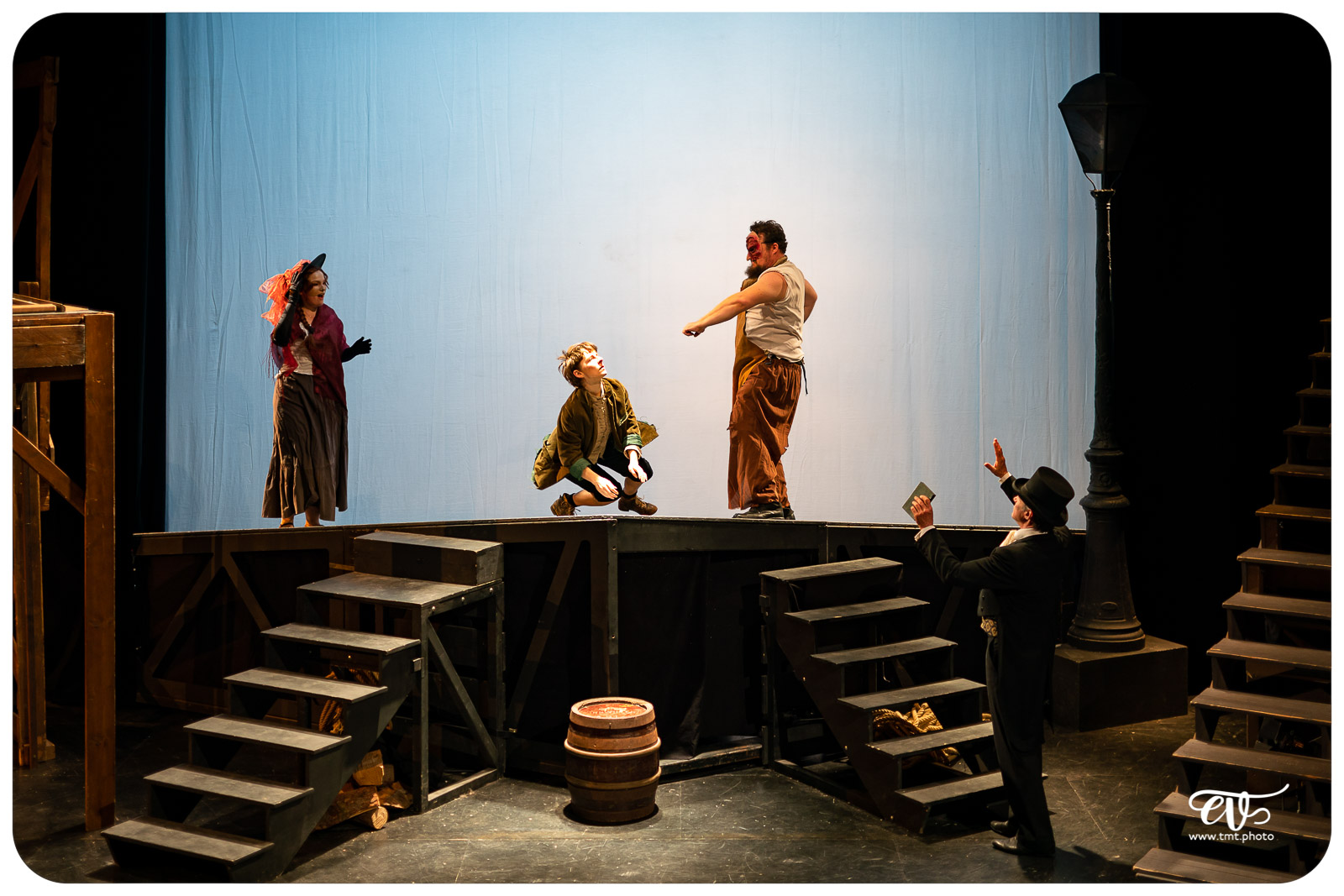 OLIVER TWIST (CIE LA MESNIE H.)